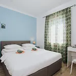House Marija Drvenik Mali * Trogir