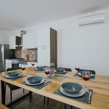 House Marija Drvenik Mali בית נופש *